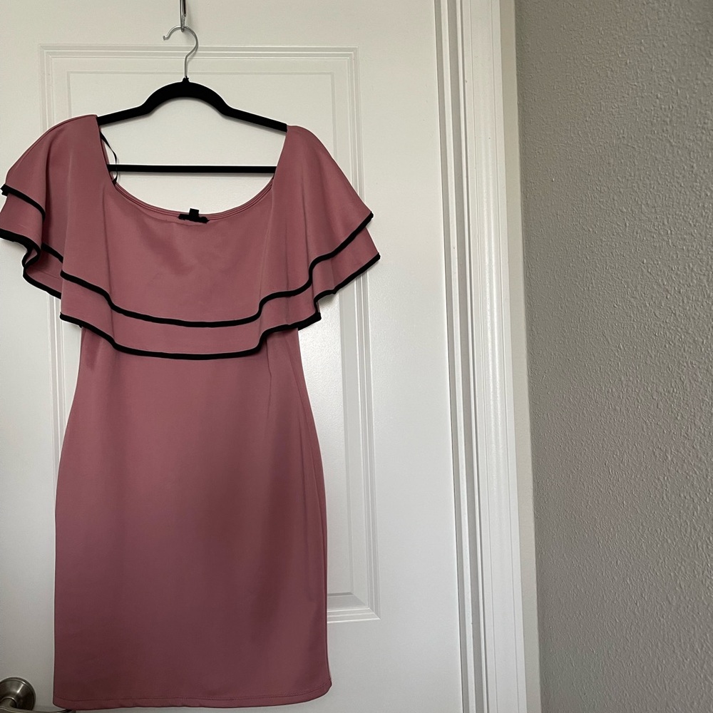 Blush pink dress, off the shoulder. Size large. Brand name is Mine.